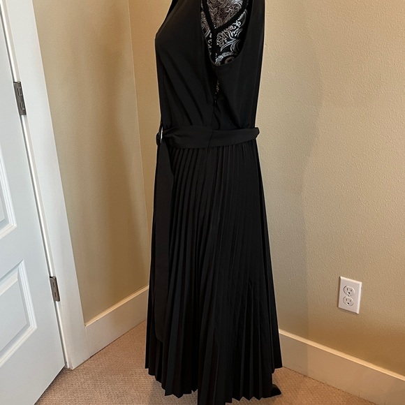 Lafayette 148 New York Black Cotton Sleeveless Dress with Pleated Skirt Size 8 - Picture 5 of 9